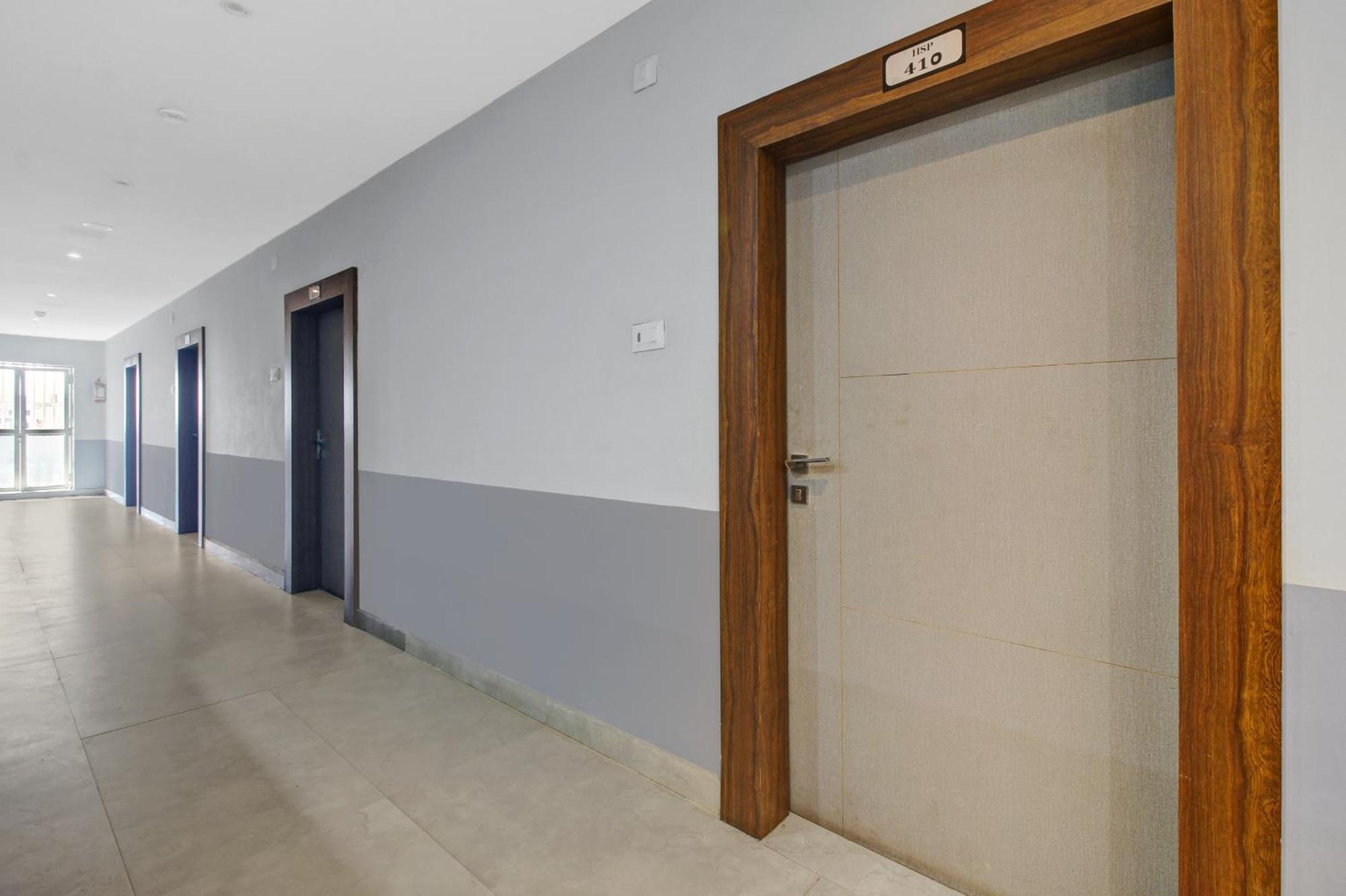 Collection O Hotel Swagath Pride Mancherāl Exterior foto